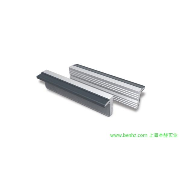 意大利Beta 百塔工具 1704 开箱撬棒 1704 A尖头撬棒 1704 C铲型撬棒 1737 NX-刹车碟清洁刷 1800/100-举升气囊 1599 G铝合金爪式夹板 1591 长F型夹具 1750KG10-杠杆式注油枪 1750M3-迷你油枪