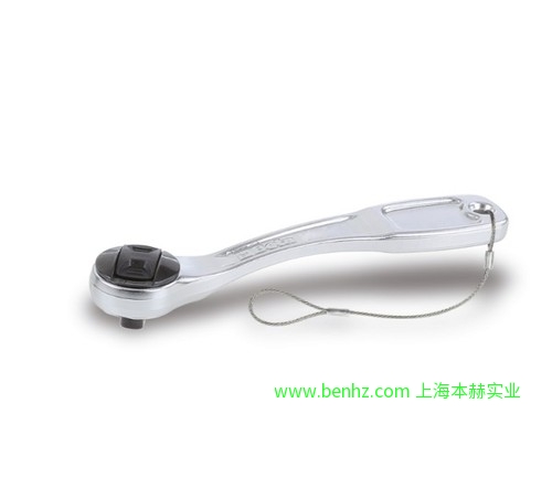 意大利Beta 百塔工具 93HS 21X22-防坠落，双梅花扳手 900E-HS/55-1/4 防坠落，双向棘轮扳手 防坠落，90°弯嘴卡簧钳 防坠落，工业级水泵钳防坠落,锯齿口大力钳 防坠落,工业级斜口钳 1128BAX-HS-防坠落,电工剪 防坠落,工业级电工电缆剪 防坠落,工业级尖嘴钳 1602AHS-防坠落,绝缘端子压接钳 防坠落,公制塞尺