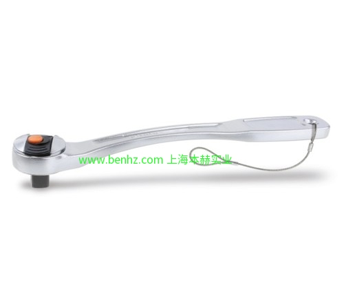 意大利Beta 百塔工具 93HS 21X22-防坠落，双梅花扳手 900E-HS/55-1/4 防坠落，双向棘轮扳手 防坠落，90°弯嘴卡簧钳 防坠落，工业级水泵钳防坠落,锯齿口大力钳 防坠落,工业级斜口钳 1128BAX-HS-防坠落,电工剪 防坠落,工业级电工电缆剪 防坠落,工业级尖嘴钳 1602AHS-防坠落,绝缘端子压接钳 防坠落,公制塞尺