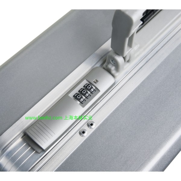 意大利Beta 百塔工具 2029/VV-硬塑手提工具箱 2029EL/B-2029 + 98件装电工工具箱组套 2029ET/B-2029 + 64件装电工工具箱组套 2029 BG MQ-46绝缘工具组套 2033L/VV-工具箱 2033LEL/A-57件工具组套 2033LEL/B-98件工具组套 2033LET/B-64件工具组套